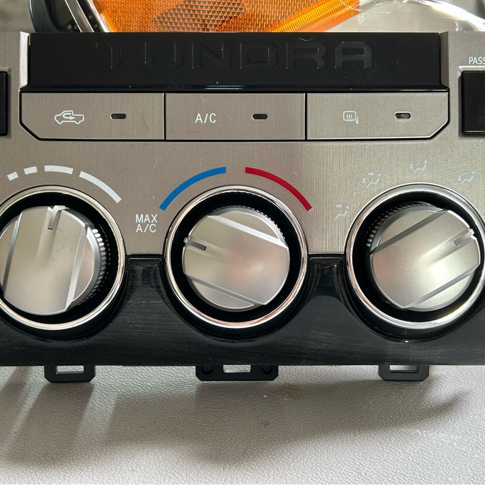 Panasonic Car Stereo System - Picture 6 of 10
